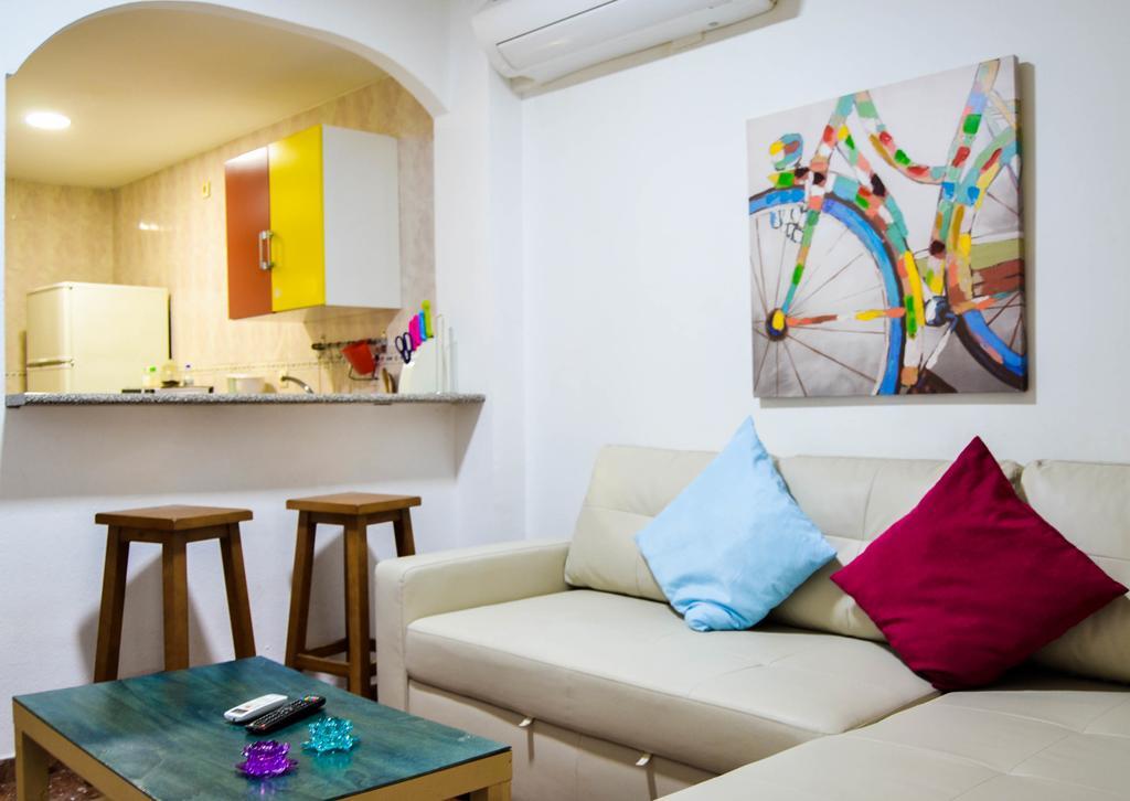 Marques De Guadiaro 1 Apartamentos มาลากา ภายนอก รูปภาพ