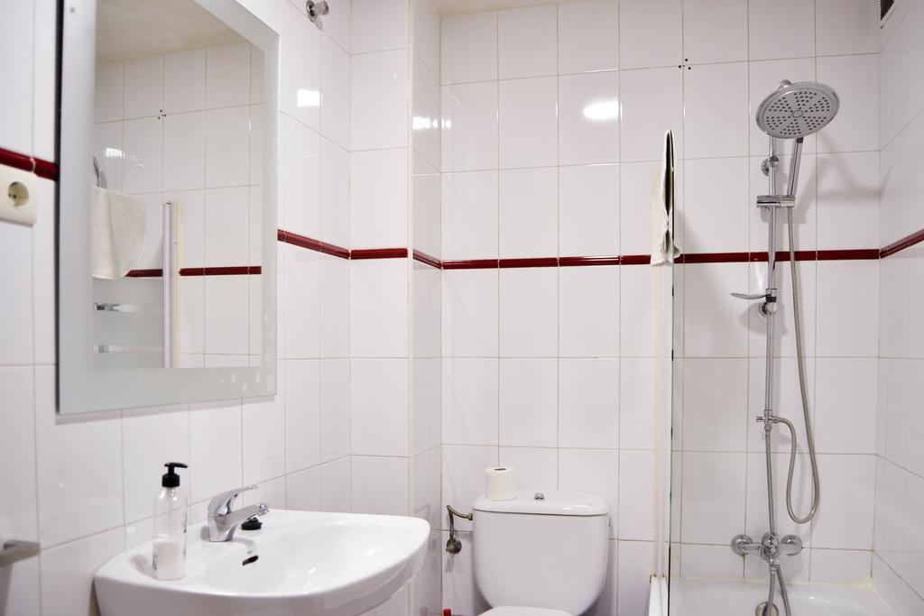 Marques De Guadiaro 1 Apartamentos มาลากา ภายนอก รูปภาพ