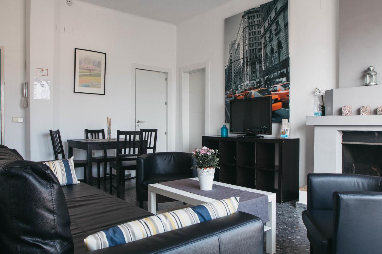 Marques De Guadiaro 1 Apartamentos มาลากา ภายนอก รูปภาพ