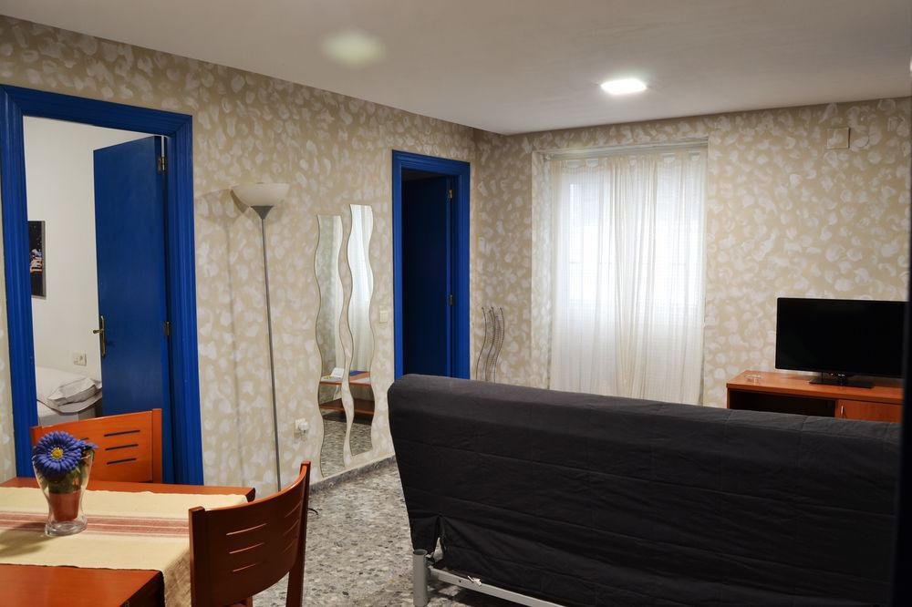 Marques De Guadiaro 1 Apartamentos มาลากา ภายนอก รูปภาพ
