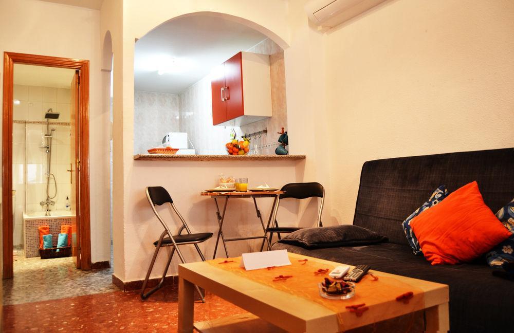 Marques De Guadiaro 1 Apartamentos มาลากา ภายนอก รูปภาพ
